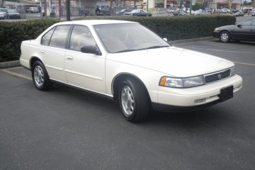 1993 Nissan Maxima - Photo 1 of 4