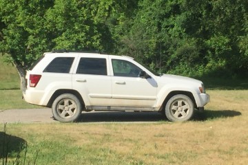 Junk 2006 Jeep Grand Cherokee Photography