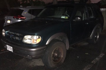 1997 Ford Explorer - Photo 2 of 8