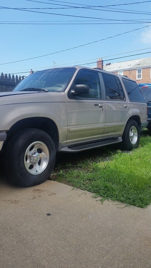 1997 Ford Explorer For Sale in Dundalk, MD Salvage Cars