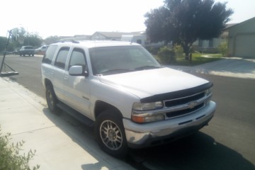 Junk 2001 Chevrolet Tahoe Photo