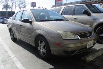 2006 Ford Focus - Photo 13 of 20