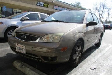 2006 Ford Focus - Photo 12 of 20