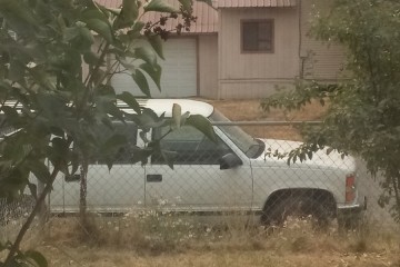 Junk 1999 Chevrolet Suburban Photo