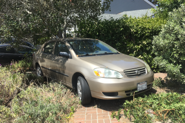 Junk 2004 Toyota Corolla Photo