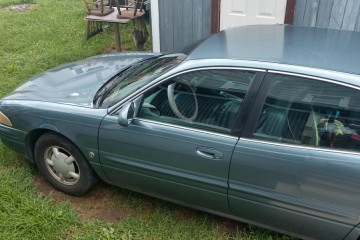 2000 Buick LeSabre - Photo 1 of 2