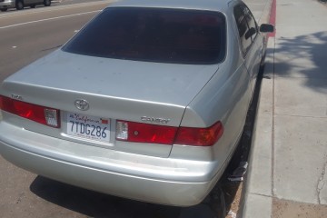 Junk 2000 Toyota Camry Image