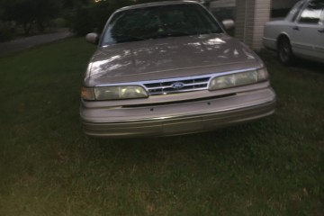 1997 Ford Crown Victoria - Photo 3 of 3