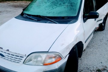 2002 Ford Windstar - Photo 3 of 8