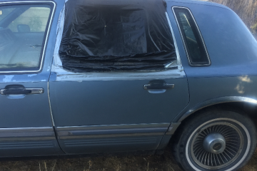 1990 Lincoln Town Car - Photo 3 of 8