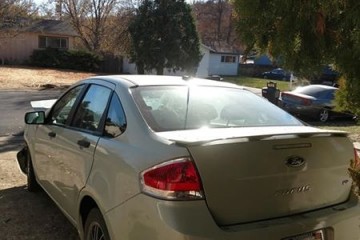 2010 Ford Focus - Photo 4 of 7