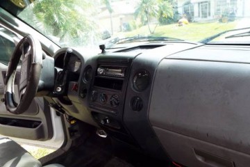 2005 Ford F-150 - Photo 2 of 7