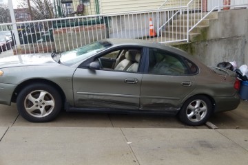 Ford Taurus 2002