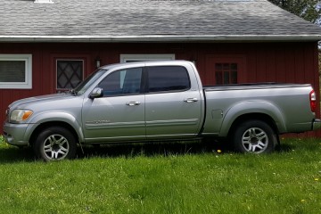 Junk 2005 Toyota Tundra Photo