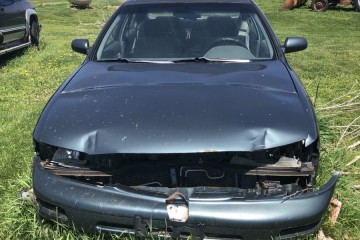 Junk 1997 Nissan Maxima Image