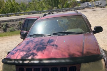 Junk 2000 Jeep Grand Cherokee Photo