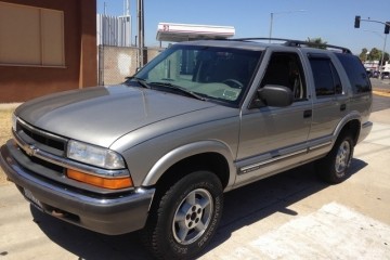 Junk 2002 Chevrolet TrailBlazer Image