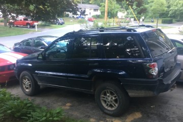 Junk 2004 Jeep Grand Cherokee Image