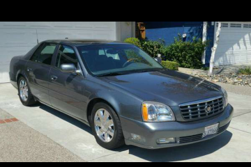 Junk 2004 Cadillac DeVille Photo