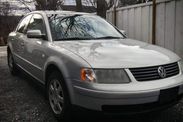 Junk 2002 Volkswagen Passat Photo