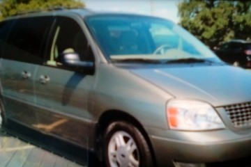 Junk 2004 Ford Freestar Image