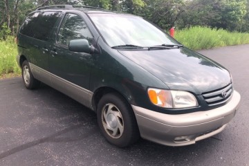 Junk 2001 Toyota Sienna Image