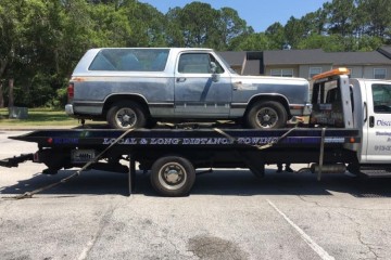 Junk 1990 Dodge Ramcharger Photography