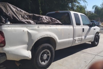 Junk 2002 Ford F-250 Super Duty Photo