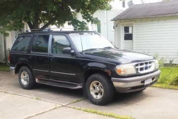 1995 Ford Explorer - Photo 1 of 4