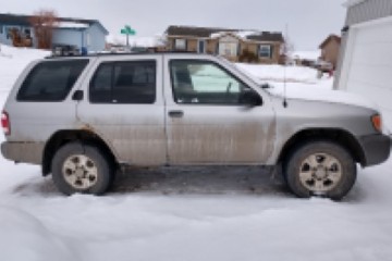 Junk 1999 Nissan Pathfinder Image