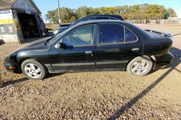 Junk 2002 Pontiac Sunfire Photo