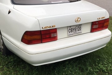 1995 Lexus LS 400 - Photo 1 of 3