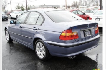 Junk 2003 BMW 3 Series Image