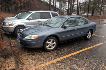 Junk 2001 Ford Taurus Image