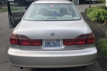 Honda Accord 1998 - Photo 3 of 6