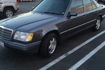 Junk 1995 Mercedes-Benz E-Class Photography