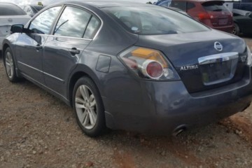 Nissan Altima 2011