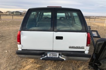 Junk 1994 Chevrolet Suburban Photo