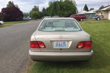 1999 Mercedes-Benz E-Class - Photo 1 of 4