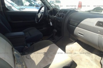 2002 Nissan Frontier - Photo 8 of 8