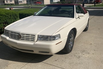 Junk 2002 Cadillac Eldorado Photo