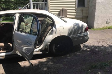 2001 Buick LeSabre - Photo 1 of 9