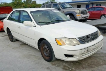 Junk 2000 Toyota Avalon Photo