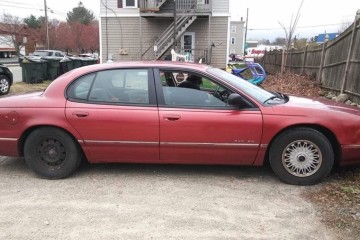 Junk 1994 Chrysler New Yorker Image