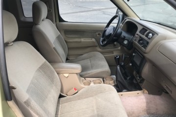 1998 Nissan Frontier - Photo 2 of 5