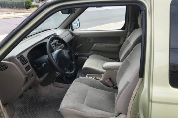 1998 Nissan Frontier - Photo 4 of 5