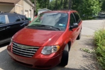 Junk 2005 Chrysler Town and Country Photography