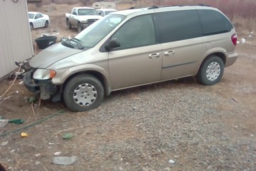 Junk 2003 Dodge Grand Caravan Photo