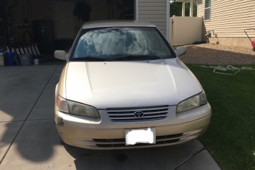 1998 Toyota Camry - Photo 1 of 2