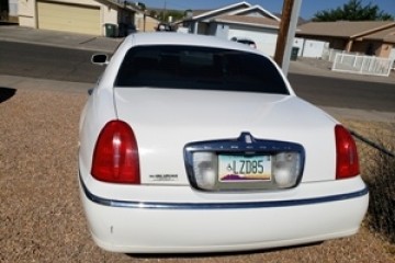 1998 Lincoln Town Car - Photo 4 of 6